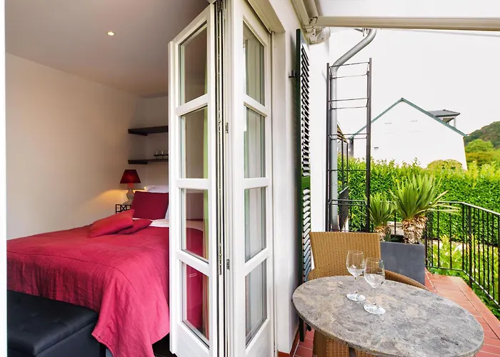Πανσιόν Wein Und Kallfels 4*